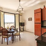 Guesthost - Attic With View In Trani