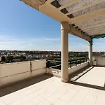 Guesthost - Attic With View In Apartment Trani
