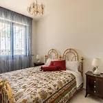 Guesthost - Attic With View In Appartement Trani