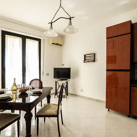 Guesthost - Attic With View In Trani