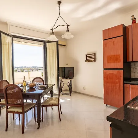 Guesthost - Attic With View In Trani