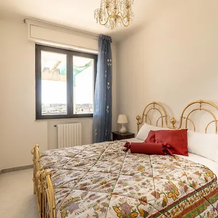 Guesthost - Attic With View In