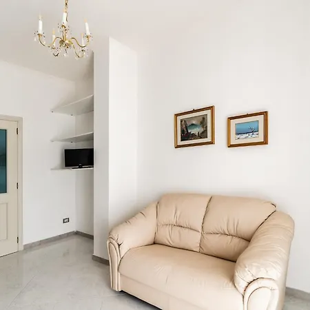 Διαμέρισμα Guesthost - Attic With View In *