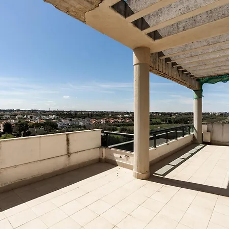 Guesthost - Attic With View In Διαμέρισμα Trani