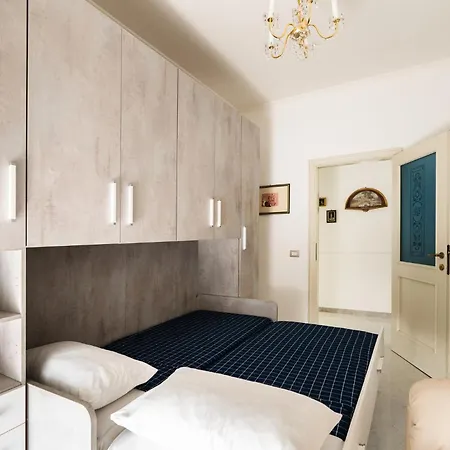 Guesthost - Attic With View In Appartamento Trani