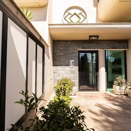 Guesthost - Attic With View In * Trani