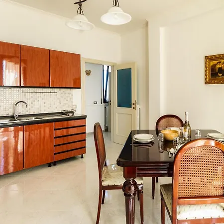 Guesthost - Attic With View In Trani